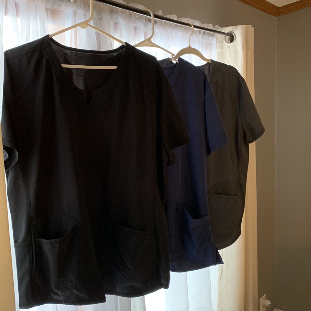 Scrub tops good used condition size 2xl